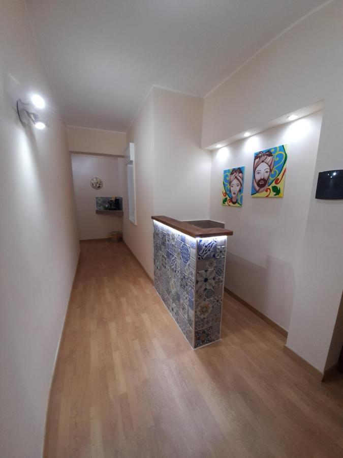 Milazzo: La Porta Delle Eolie Bed & Breakfast Luaran gambar