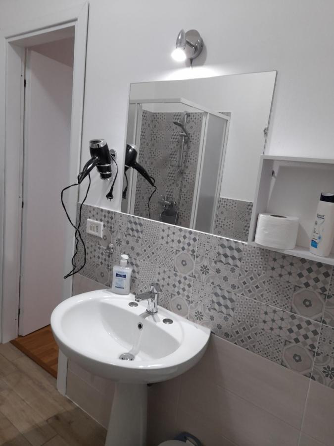 Milazzo: La Porta Delle Eolie Bed & Breakfast Bilik gambar