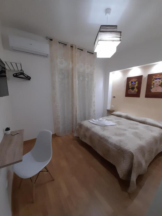 Milazzo: La Porta Delle Eolie Bed & Breakfast Luaran gambar