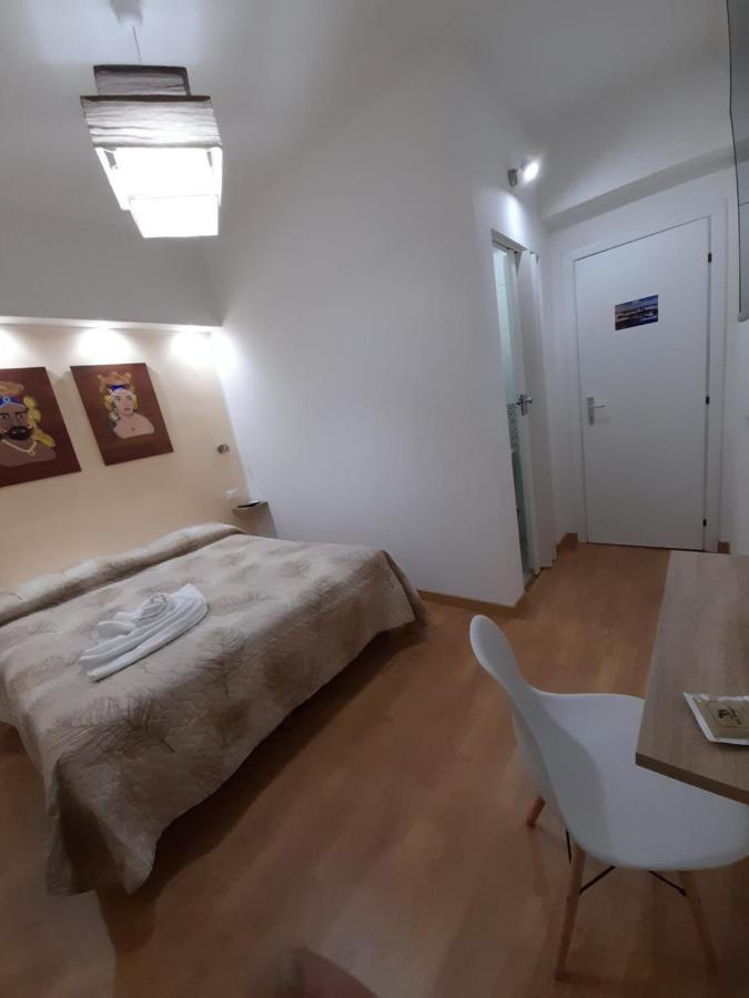 Milazzo: La Porta Delle Eolie Bed & Breakfast Luaran gambar