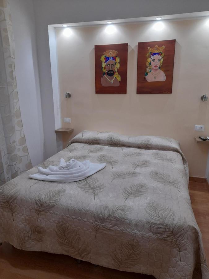 Milazzo: La Porta Delle Eolie Bed & Breakfast Luaran gambar