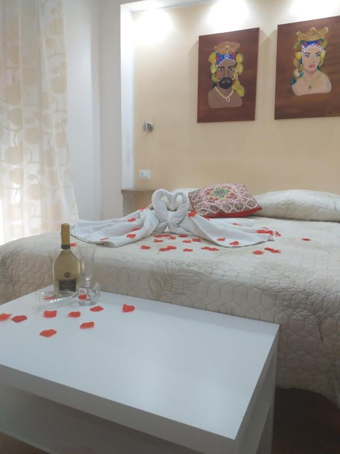 Milazzo: La Porta Delle Eolie Bed & Breakfast Luaran gambar